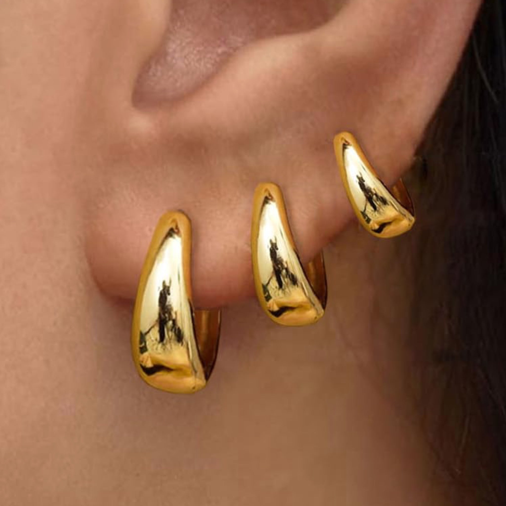 EAR BUCKLES - GOLD