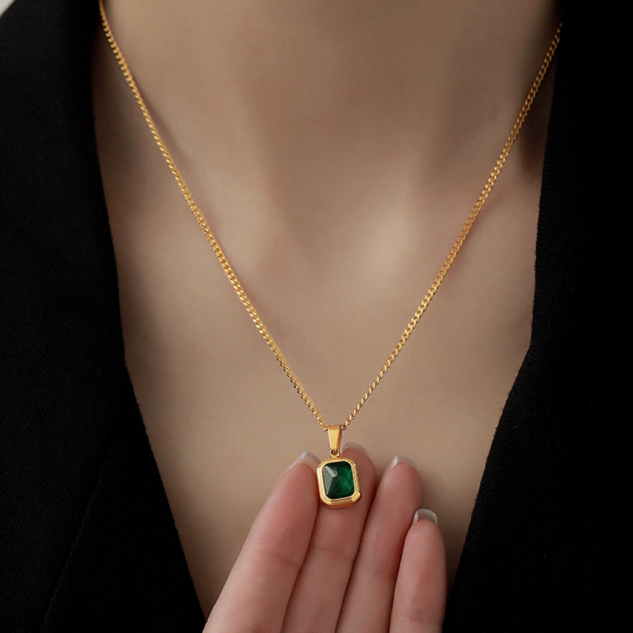 FRENCH EMERALD LUXURY PENDANT - GOLD