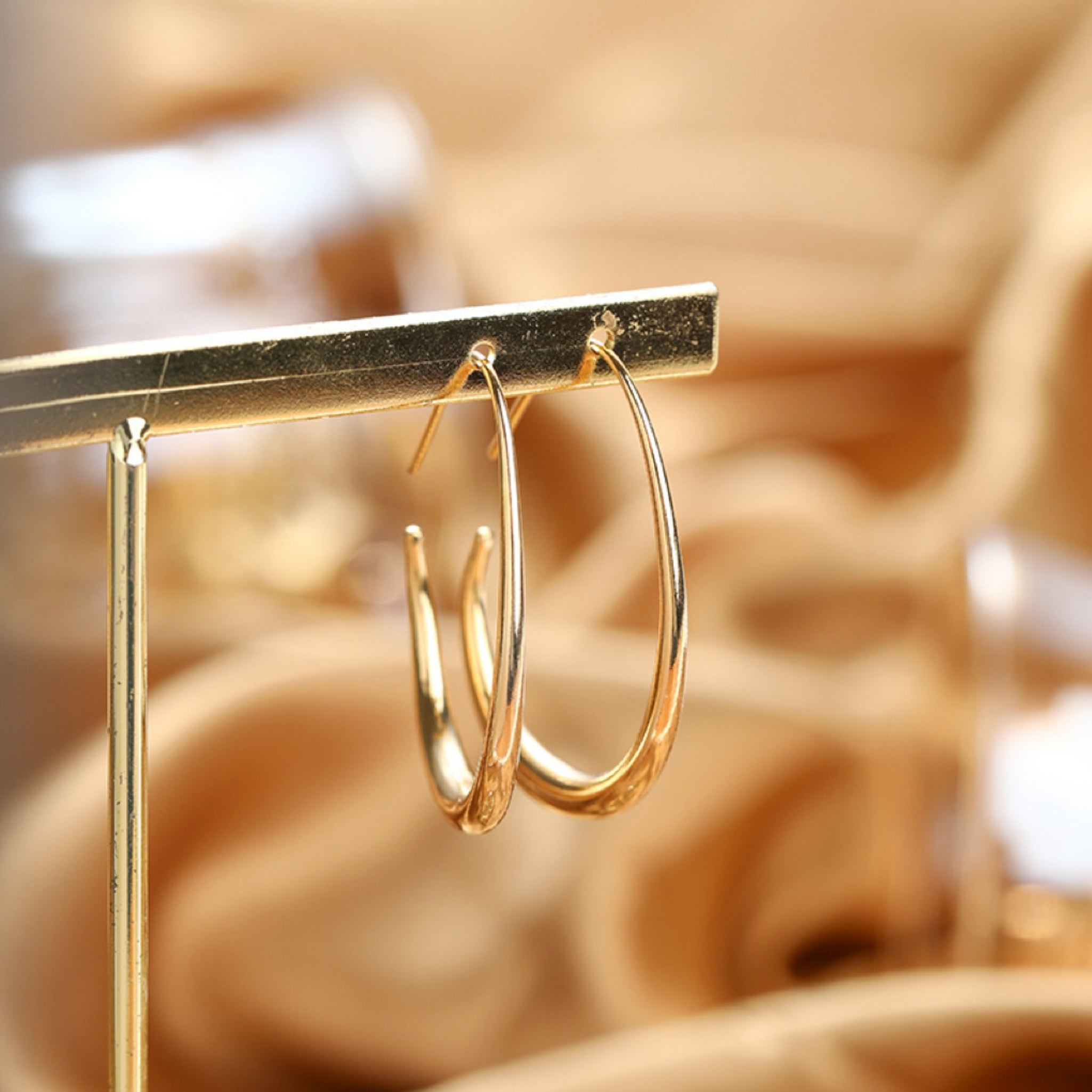 DANGLE EARRINGS - GOLD