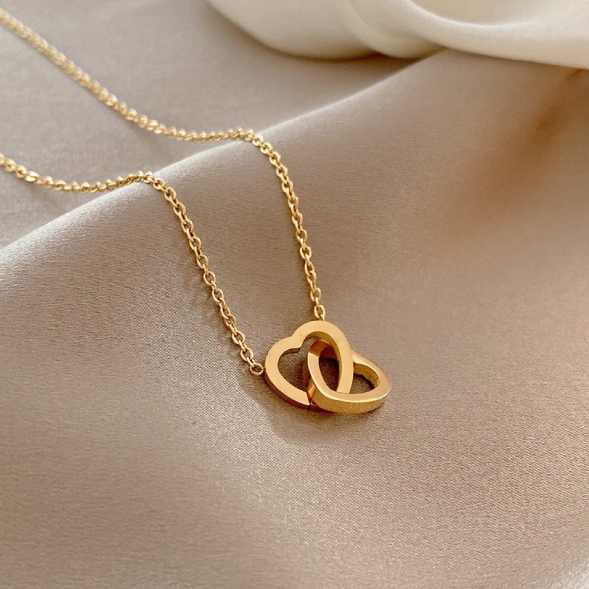 HEART NECKLACE - GOLD