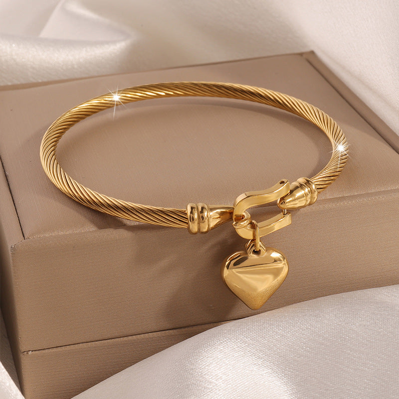 HEART PENDANT BRACELET - GOLD